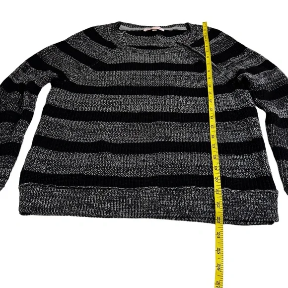 Victoria's Secret Black and Gray Striped Sweater Size Small Zipper Detail NWOT - Picture 9 of 11